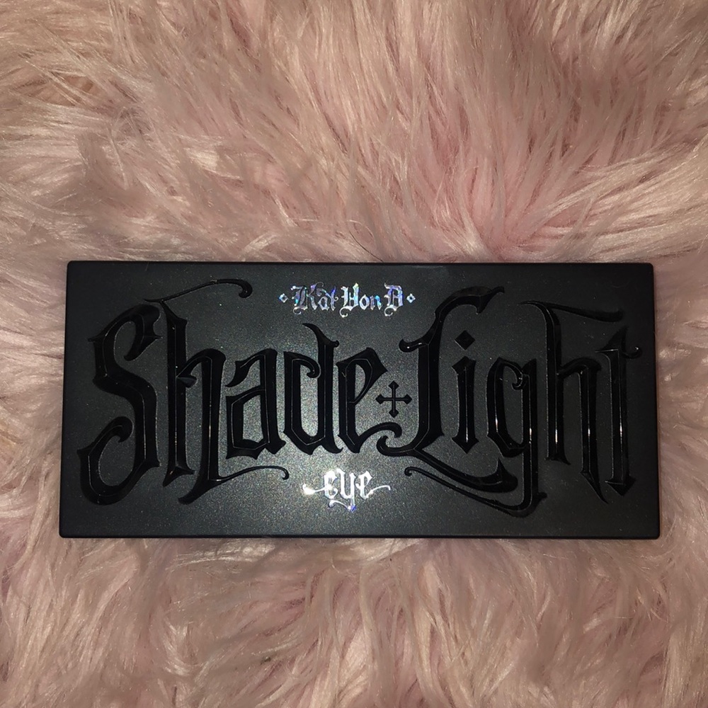 Kat Von D Shade & Light Eyeshadow